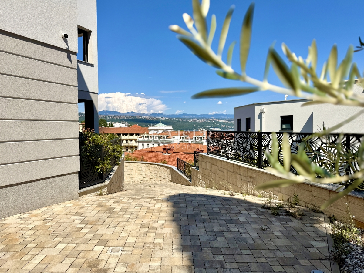 Opatija - Luksuzno stanovanje v novogradnji s pogledom na morje in garažo