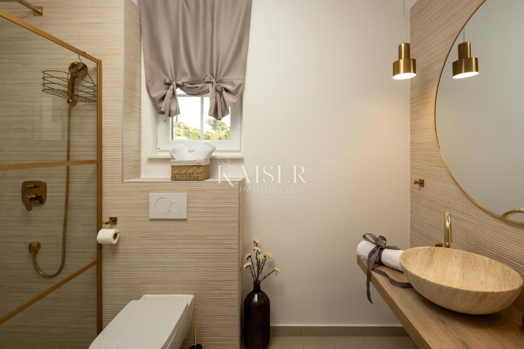 Vila Ražanj, Rogoznica, 230m2