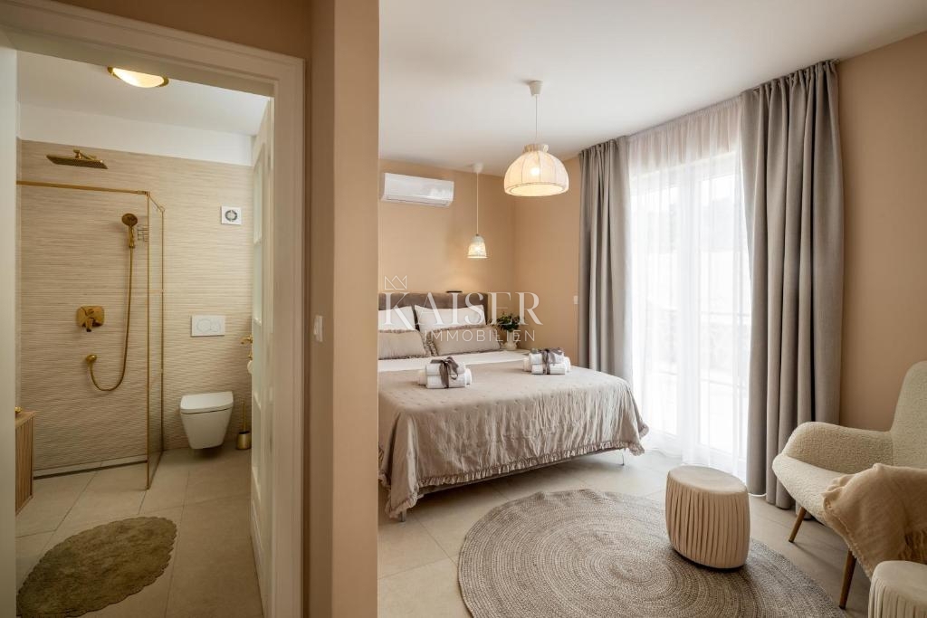 Vila Ražanj, Rogoznica, 230m2
