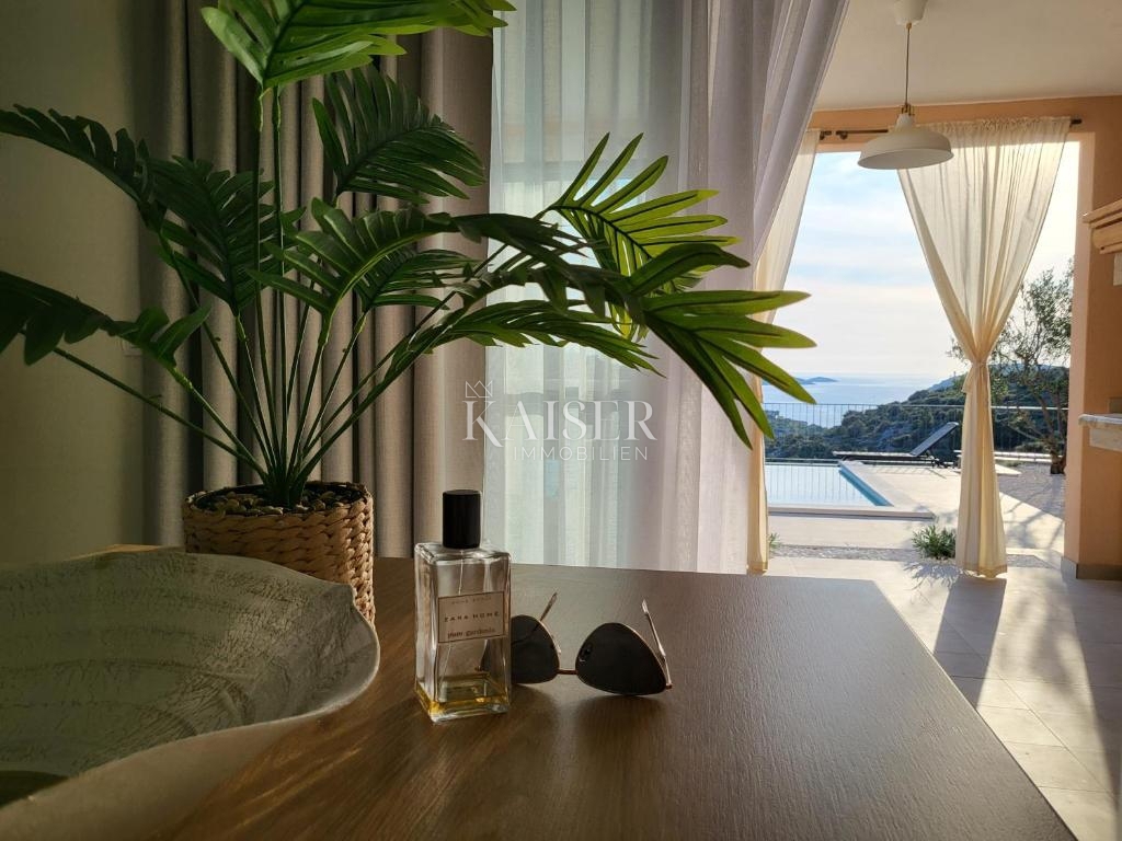 Vila Ražanj, Rogoznica, 230m2