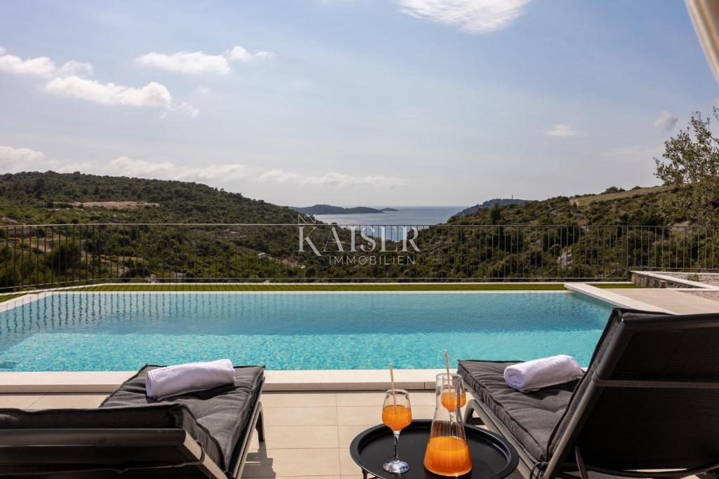 Vila Ražanj, Rogoznica, 230m2