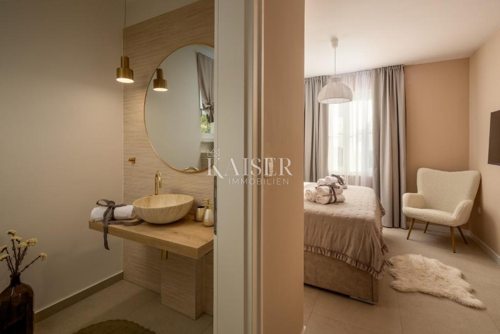 Vila Ražanj, Rogoznica, 230m2