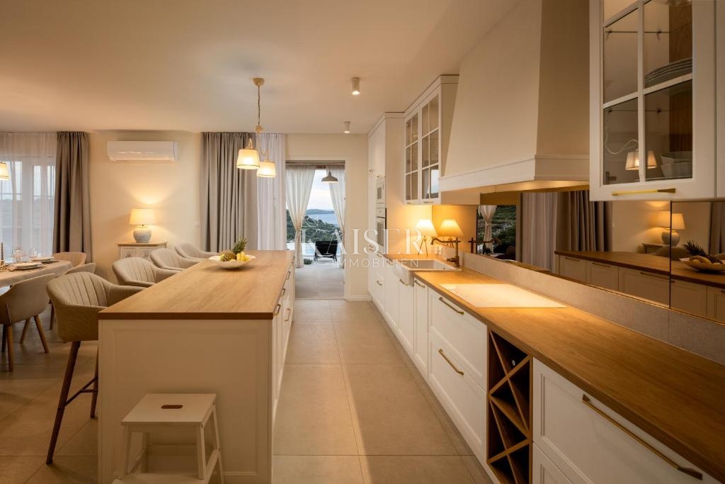 Vila Ražanj, Rogoznica, 230m2