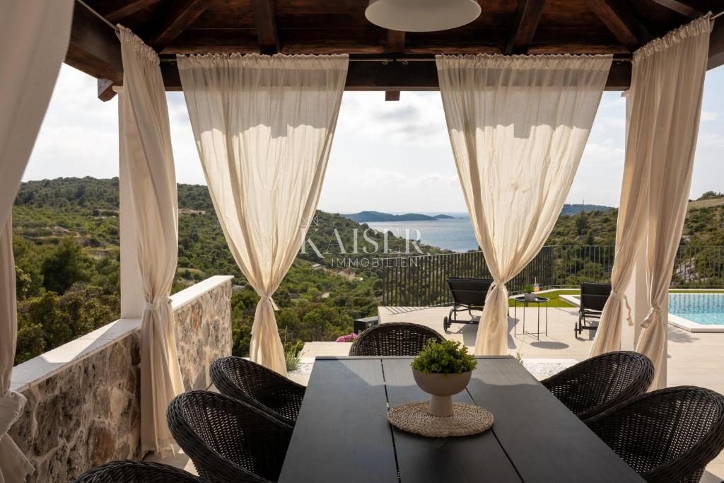 Vila Ražanj, Rogoznica, 230m2