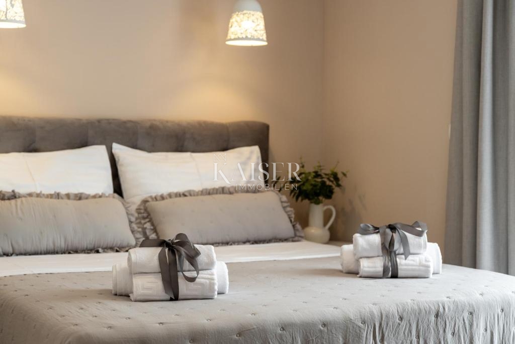 Vila Ražanj, Rogoznica, 230m2