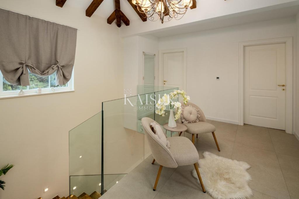 Vila Ražanj, Rogoznica, 230m2