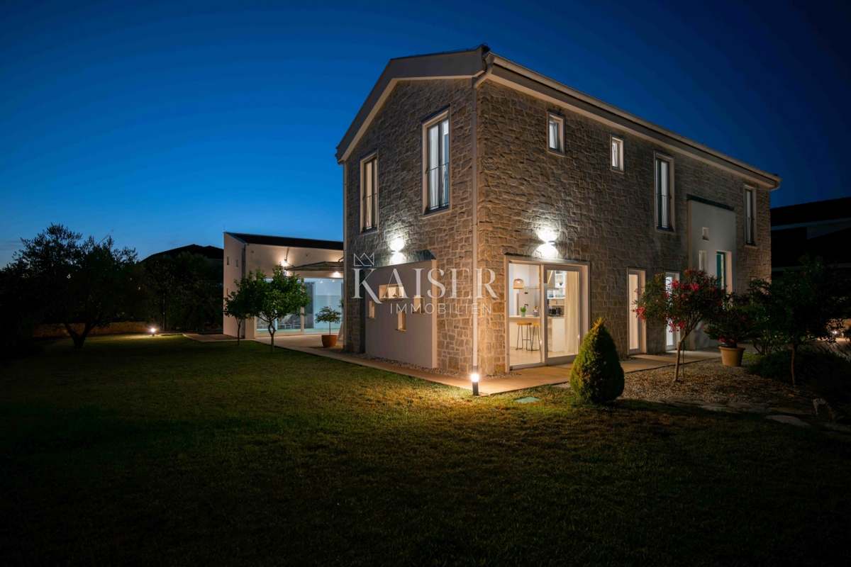 Zadar, Ugljan - Mediteranska vila v bližini gradu Califfi