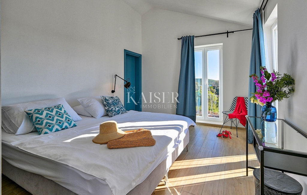 Zadar, Ugljan - Mediteranska vila v bližini gradu Califfi