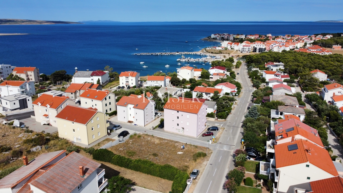 Pag, Povljana - trosobno stanovanje 98,8 m2, 180 m od morja
