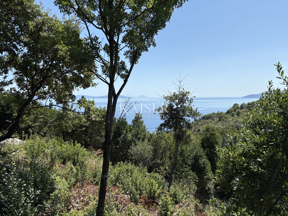 Opatija, Brseč - zemljišče s projektom, 740 m2