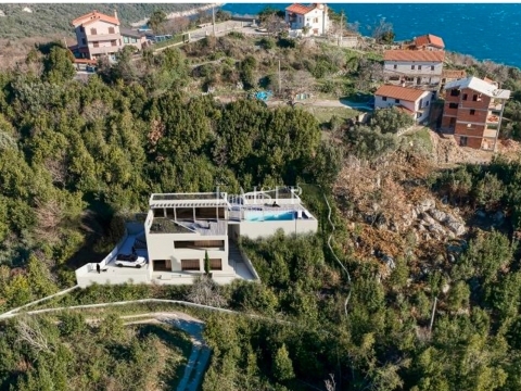 Opatija, Brseč - zemljišče s projektom, 740 m2