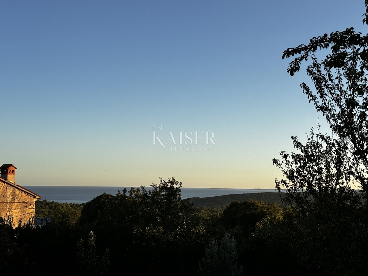 Istra, Labin - priložnost, hiša z bazenom na veliki parceli in pogledom na morje, 120 m2 