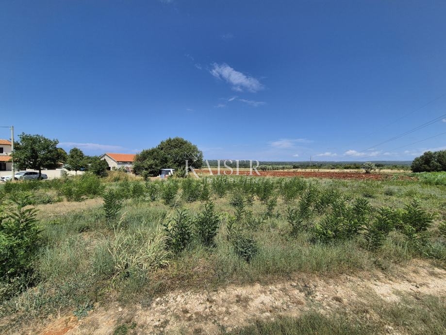 Istra, Poreč - gradbeno zemljišče 3 km od morja