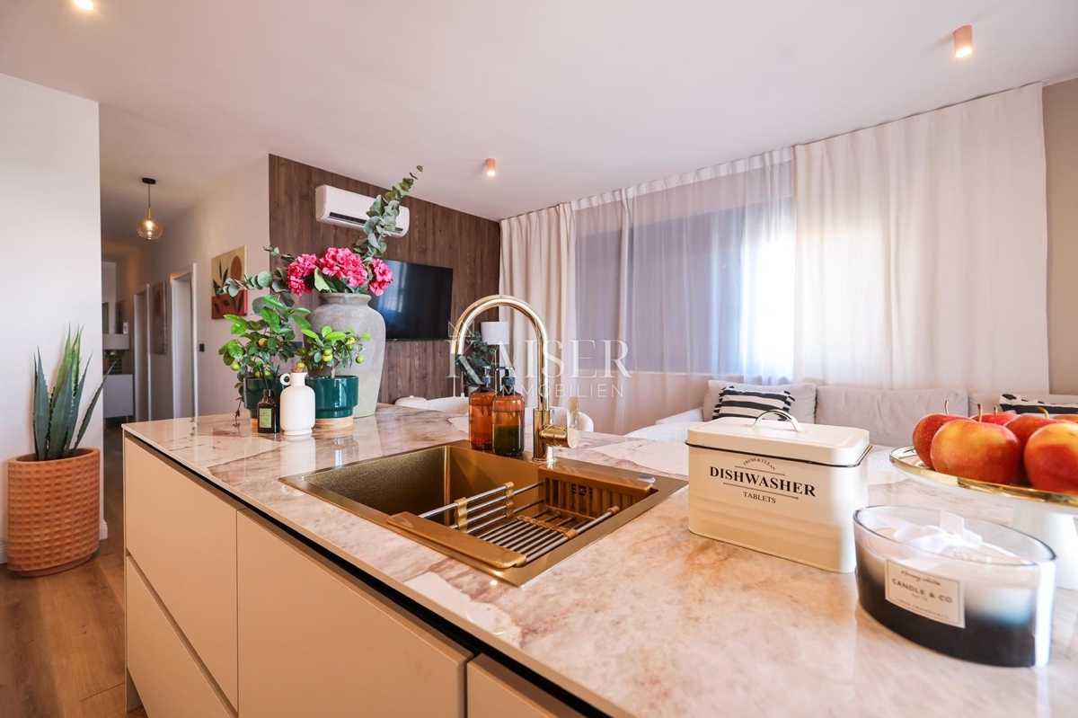 Zadar, Višnjik - Luksuzni penthouse v novogradnji z možnostjo strešne terase