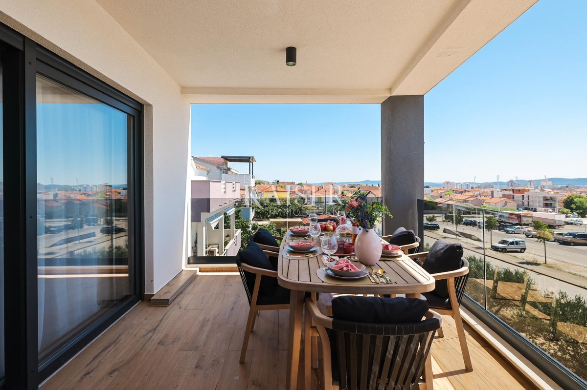 Zadar, Višnjik - Luksuzni penthouse v novogradnji z možnostjo strešne terase