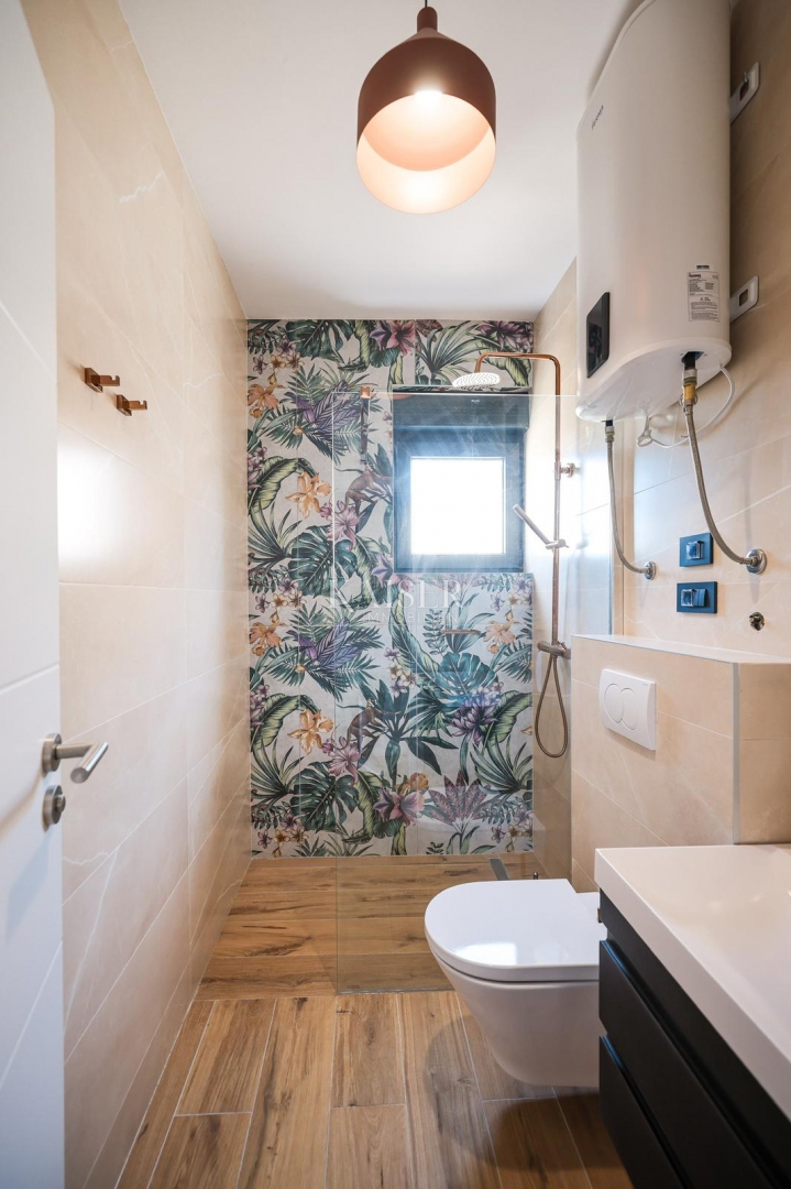 Zadar, Višnjik - Luksuzni penthouse v novogradnji z možnostjo strešne terase