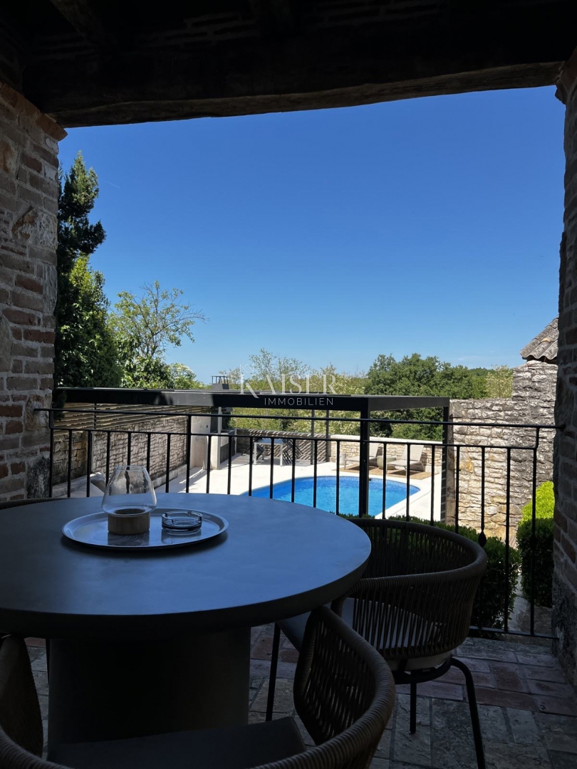 Istra, Tinjan - kamnita vila z bazenom