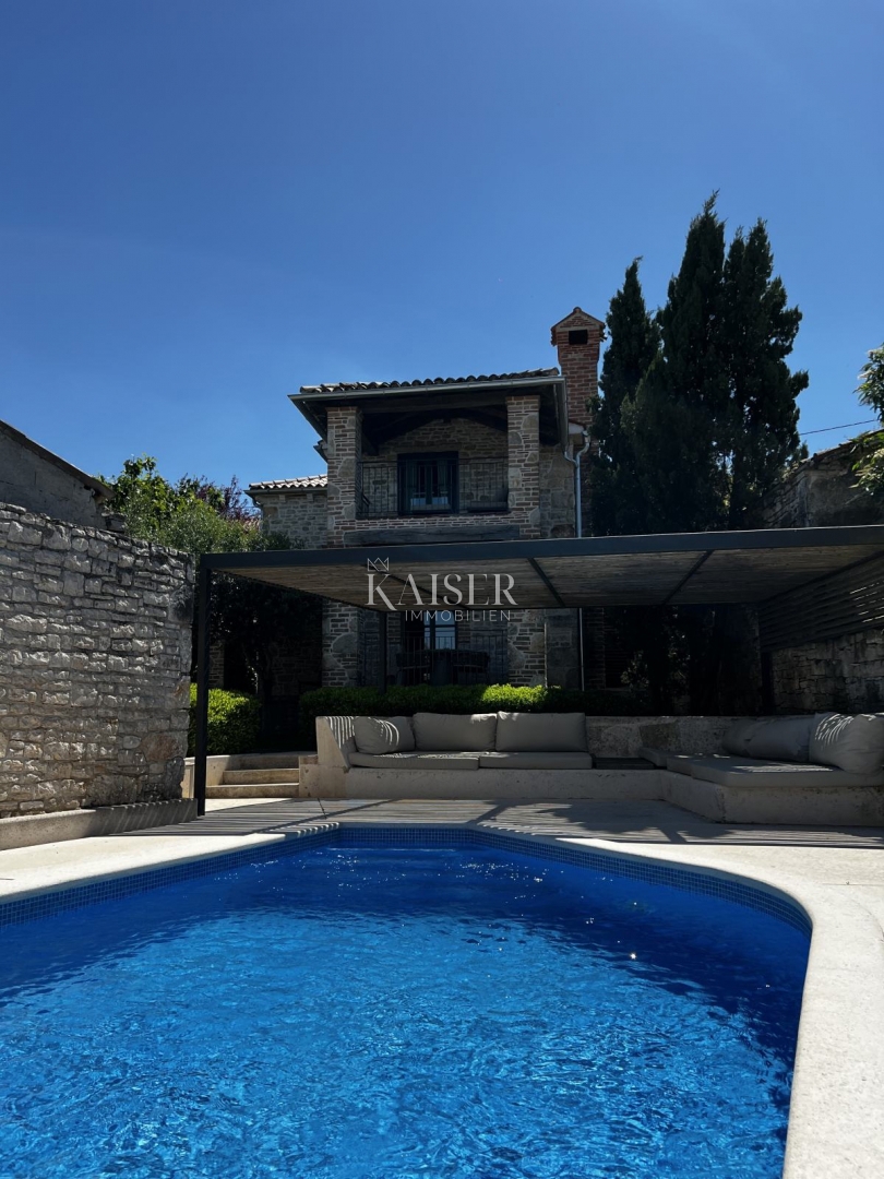 Istra, Tinjan - kamnita vila z bazenom