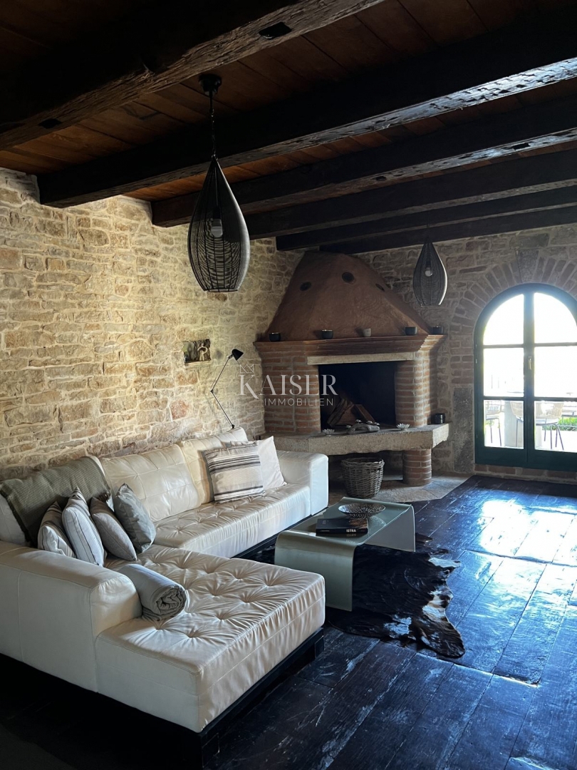 Istra, Tinjan - kamnita vila z bazenom