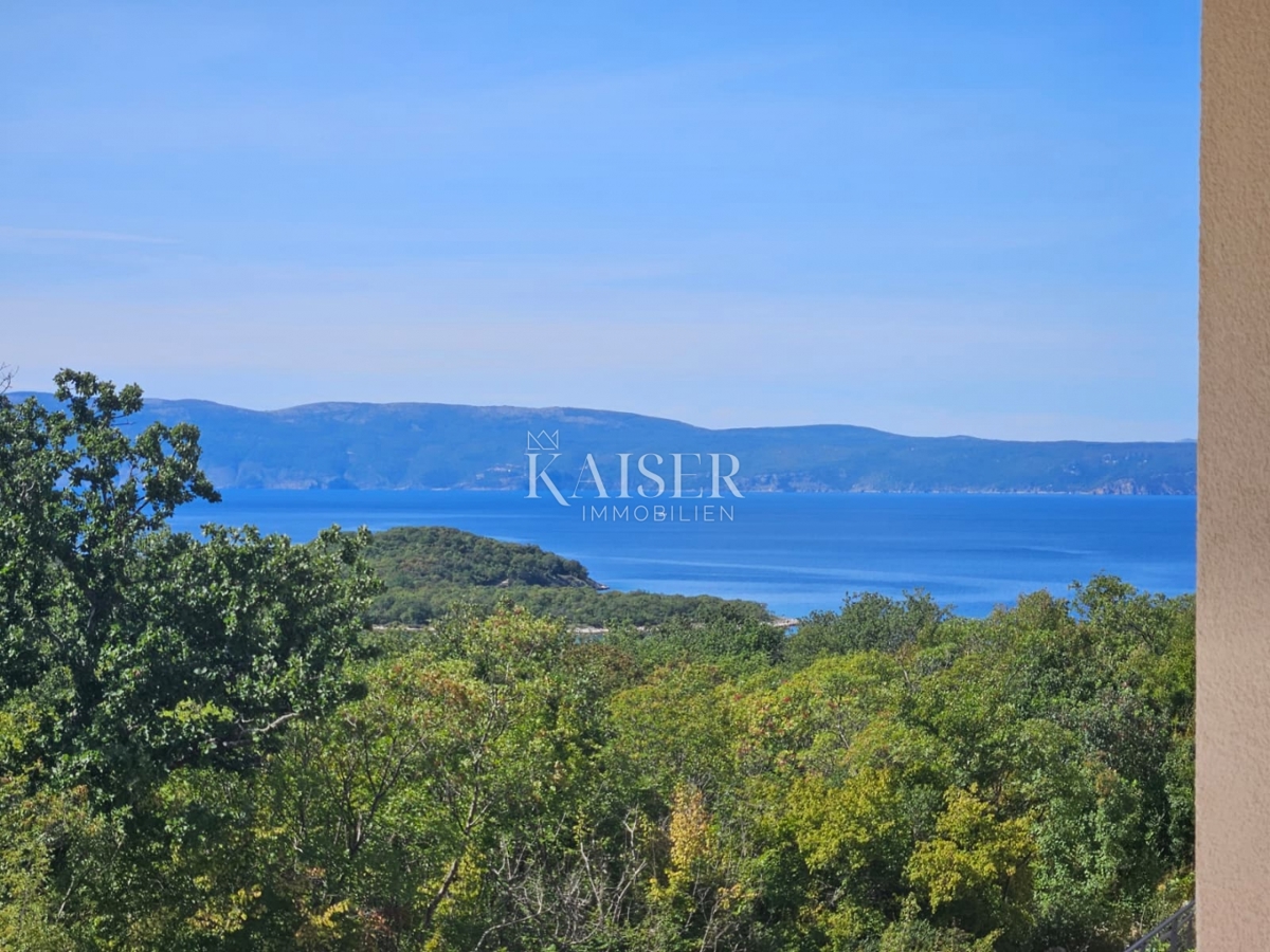 Otok Krk, Njivice - apartma 80m2, 2 spalnici + dnevna soba, pogled na morje
