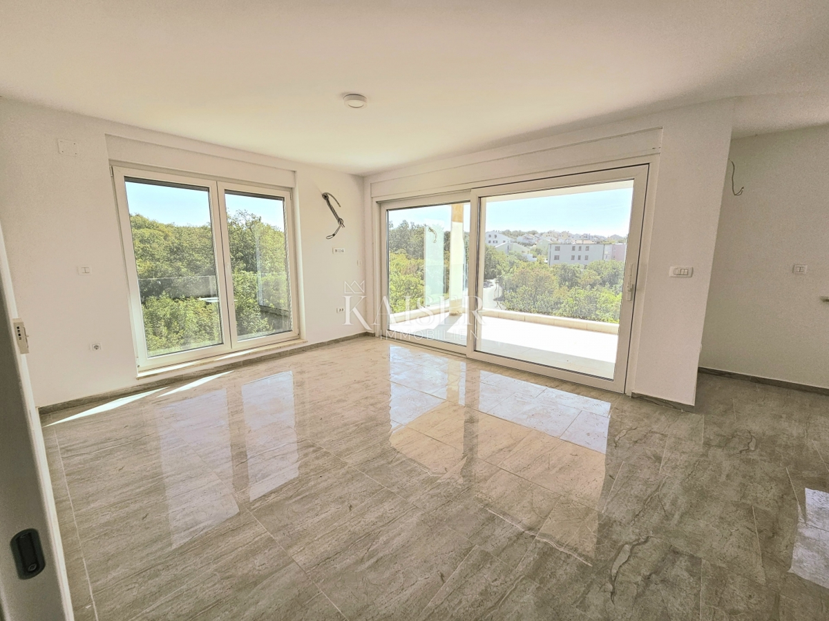 Otok Krk, Njivice - apartma 80m2, 2 spalnici + dnevna soba, pogled na morje