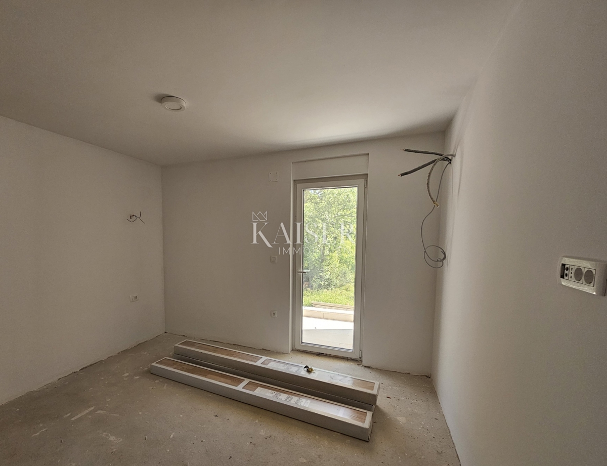 Otok Krk, Njivice - apartma 80m2, 2 spalnici + dnevna soba, pogled na morje