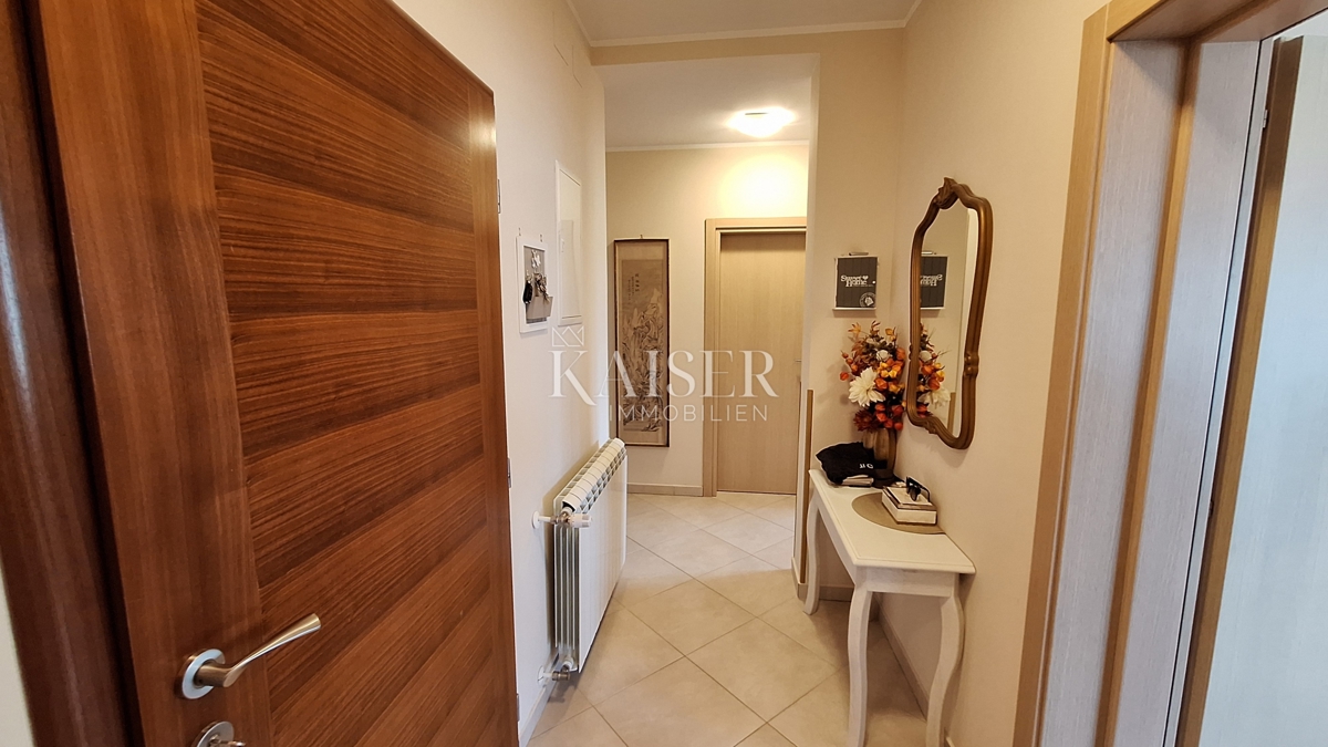 Opatija, Bregi, novogradnja, trisobno stanovanje, 99 m2 s teraso in kaminom