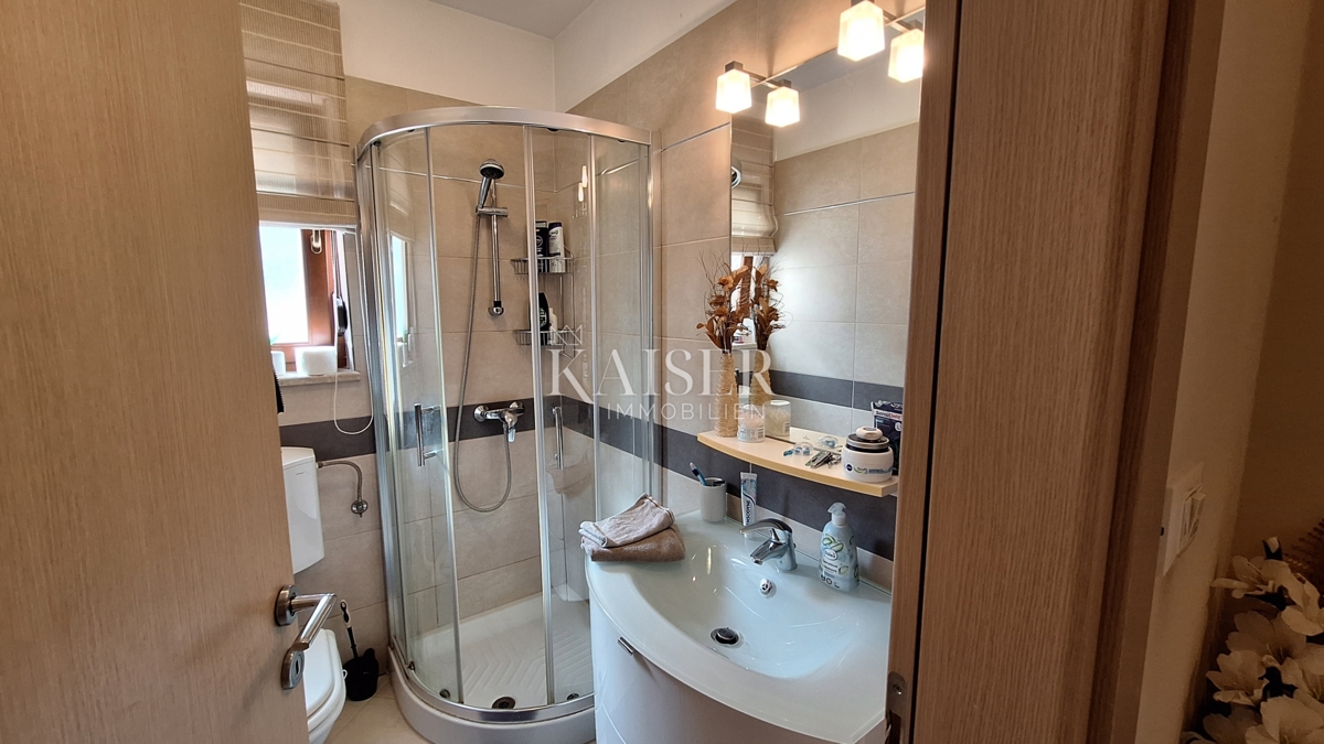 Opatija, Bregi, novogradnja, trisobno stanovanje, 99 m2 s teraso in kaminom
