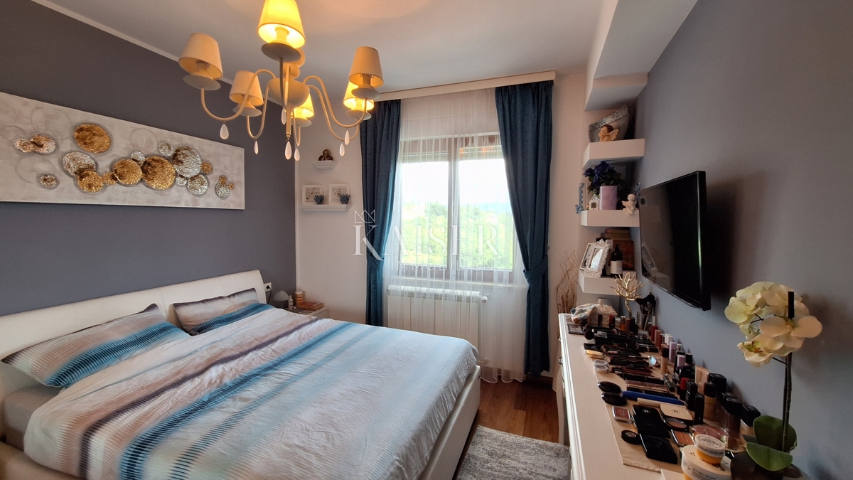 Opatija, Bregi, novogradnja, trisobno stanovanje, 99 m2 s teraso in kaminom