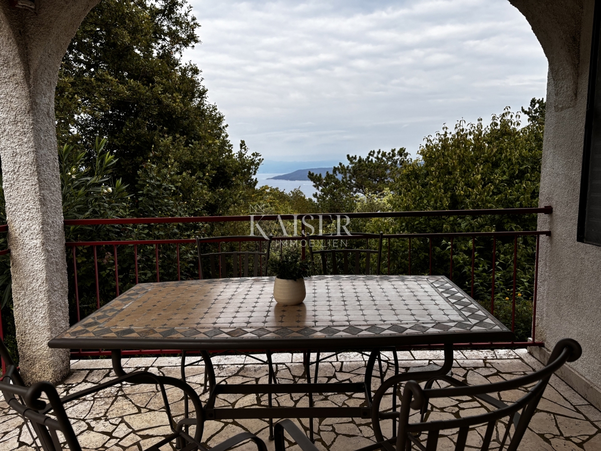 Opatijska riviera - priložnost, očarljiva hiša z dvema apartmajema 90 m2