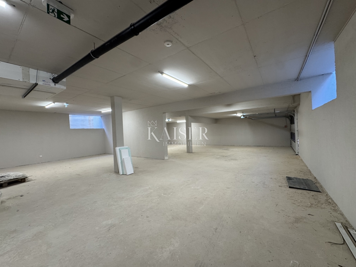 Luksuzno opremljeno 3-sobno stanovanje S2 z velikim zasebnim vrtom velikosti 160 m² - 70 m od morja