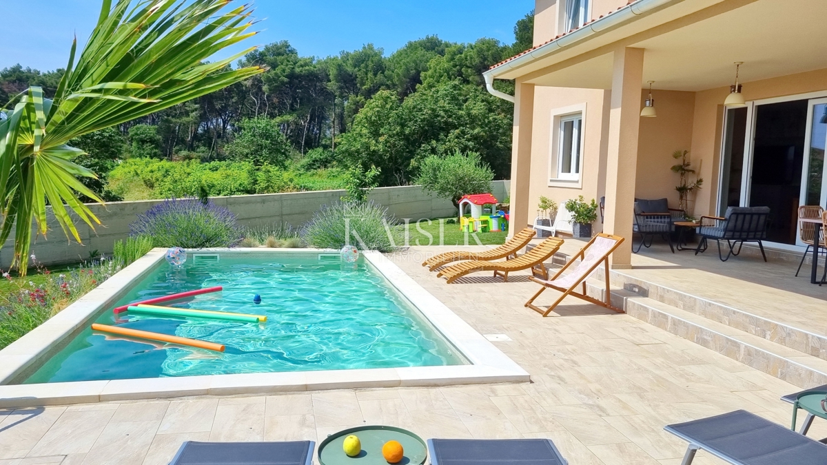 Hiša Valdebek, Pula, 182,85m2