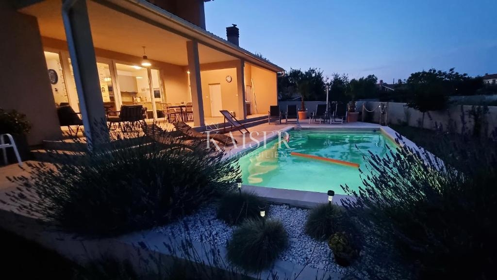 Hiša Valdebek, Pula, 182,85m2