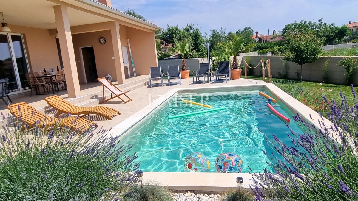 Hiša Valdebek, Pula, 182,85m2