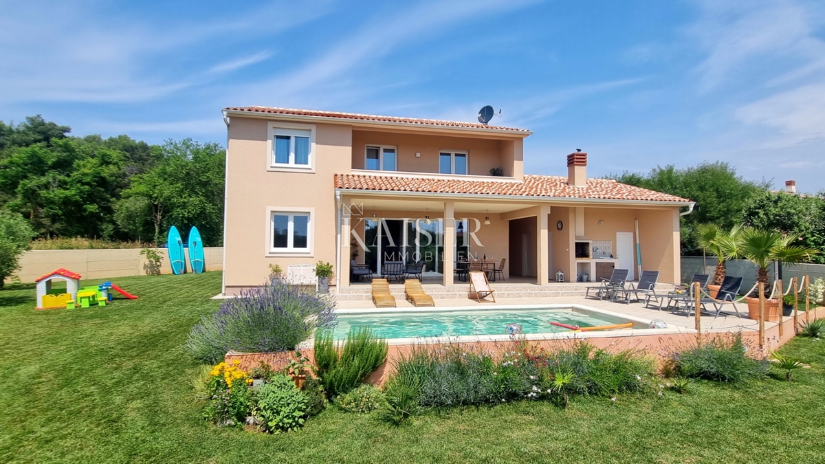 Hiša Valdebek, Pula, 182,85m2