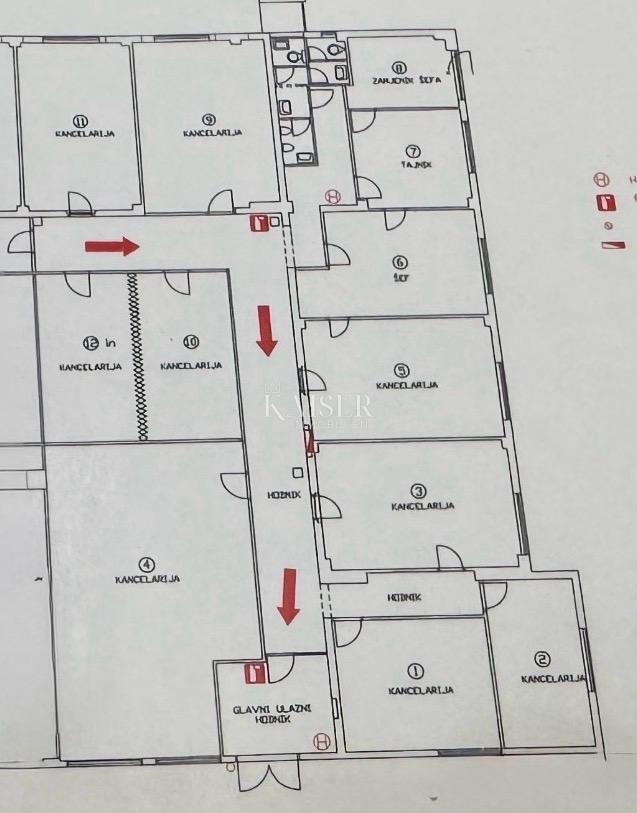 Kostrena, Urinj, Poslovna stavba