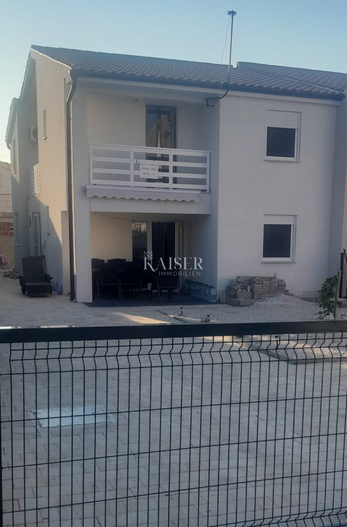 Zadar, otok Vir - Hiša z dvoriščem blizu plaže