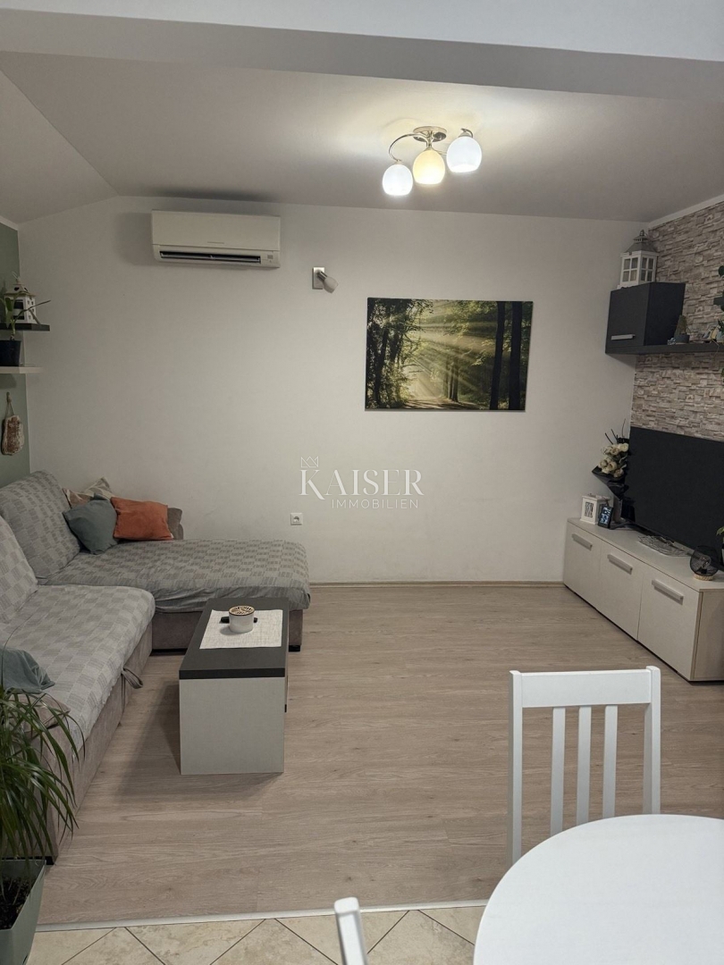 Istra, Žminj - 2 spalnici + dnevna soba v središču Žminja 