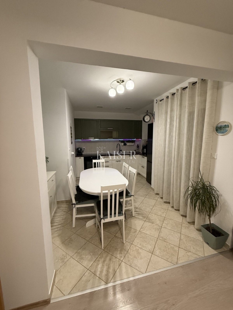 Istra, Žminj - 2 spalnici + dnevna soba v središču Žminja 