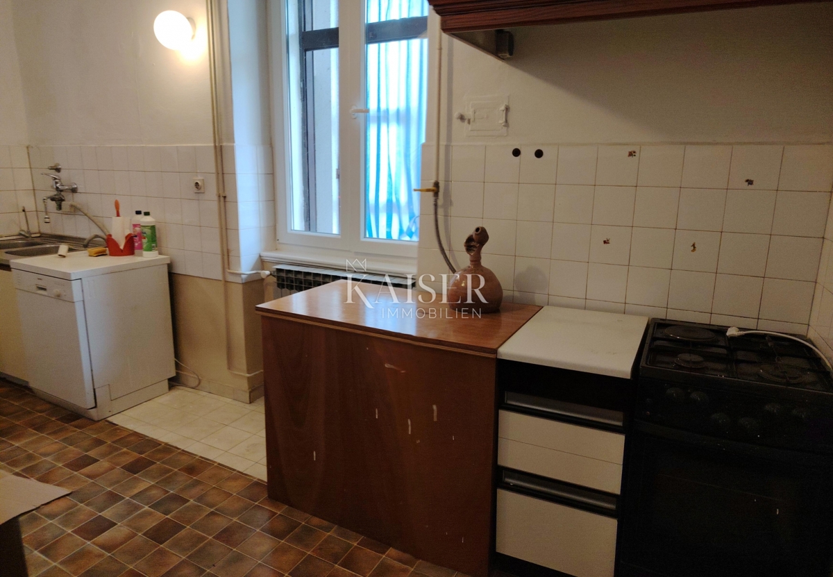 Istra. Pula. stanovanje - trisobno stanovanje 74m2 plus podstrešje 50m2