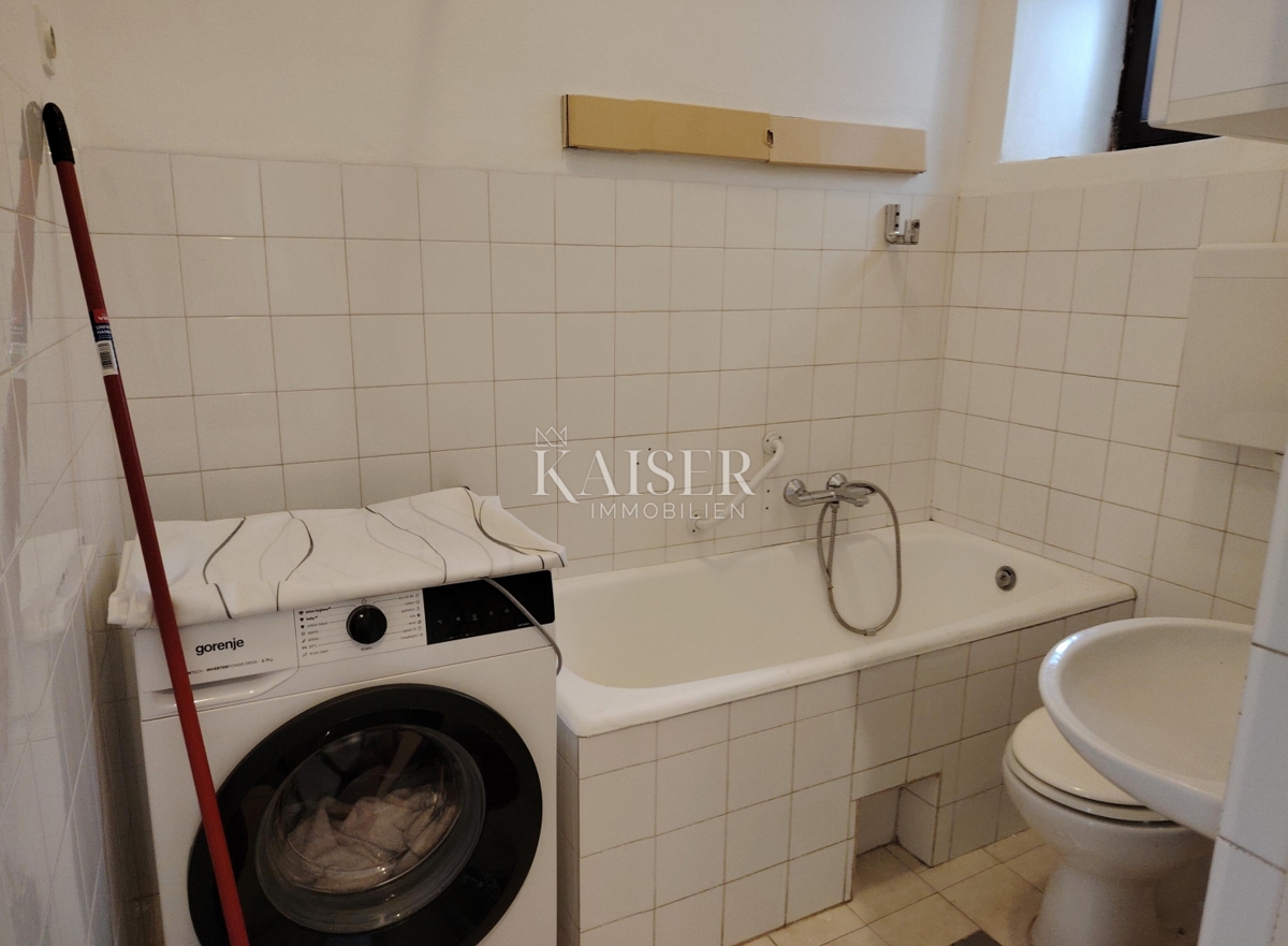 Istra. Pula. stanovanje - trisobno stanovanje 74m2 plus podstrešje 50m2