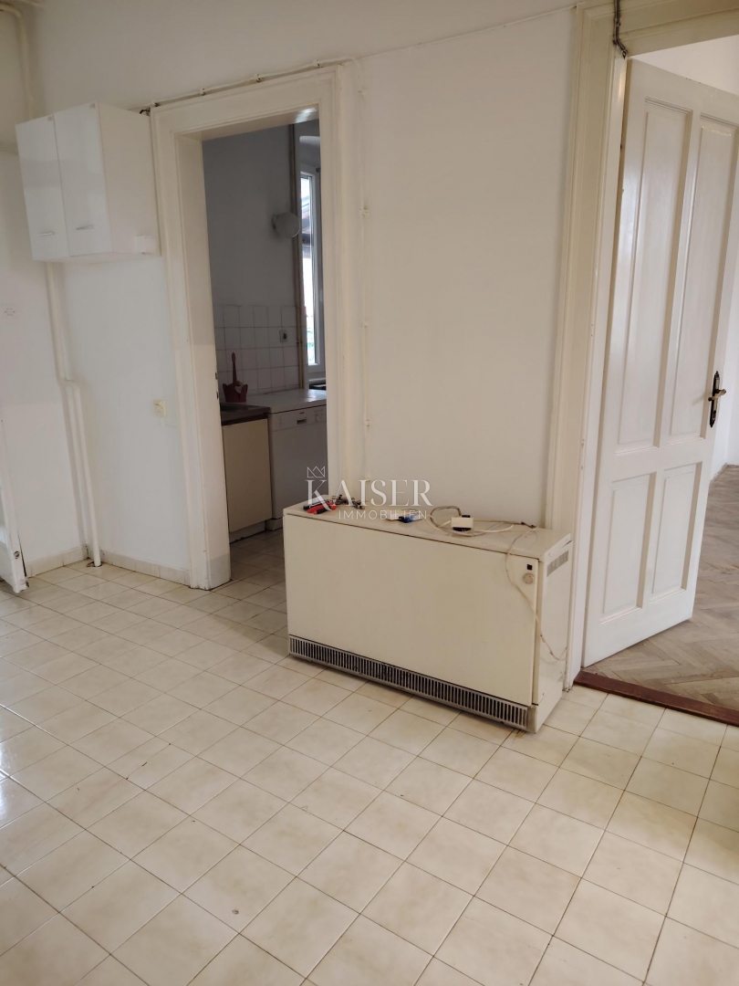 Istra. Pula. stanovanje - trisobno stanovanje 74m2 plus podstrešje 50m2