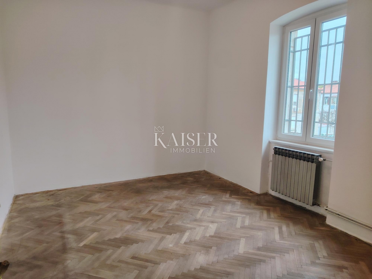 Istra. Pula. stanovanje - trisobno stanovanje 74m2 plus podstrešje 50m2