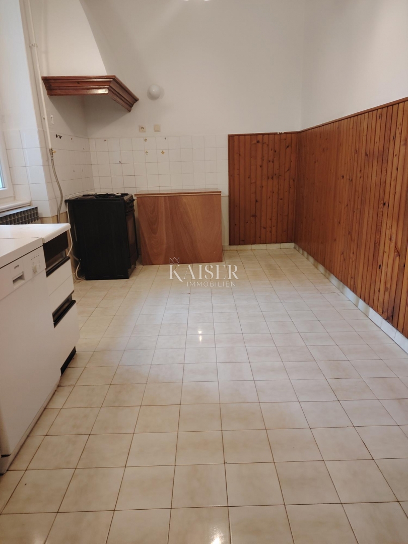 Istra. Pula. stanovanje - trisobno stanovanje 74m2 plus podstrešje 50m2