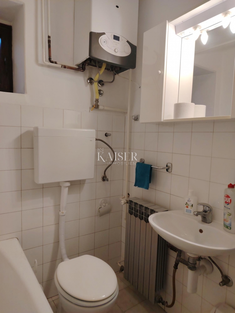 Istra. Pula. stanovanje - trisobno stanovanje 74m2 plus podstrešje 50m2