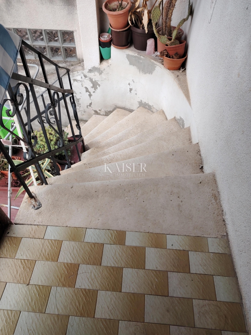 Istra. Pula. stanovanje - trisobno stanovanje 74m2 plus podstrešje 50m2