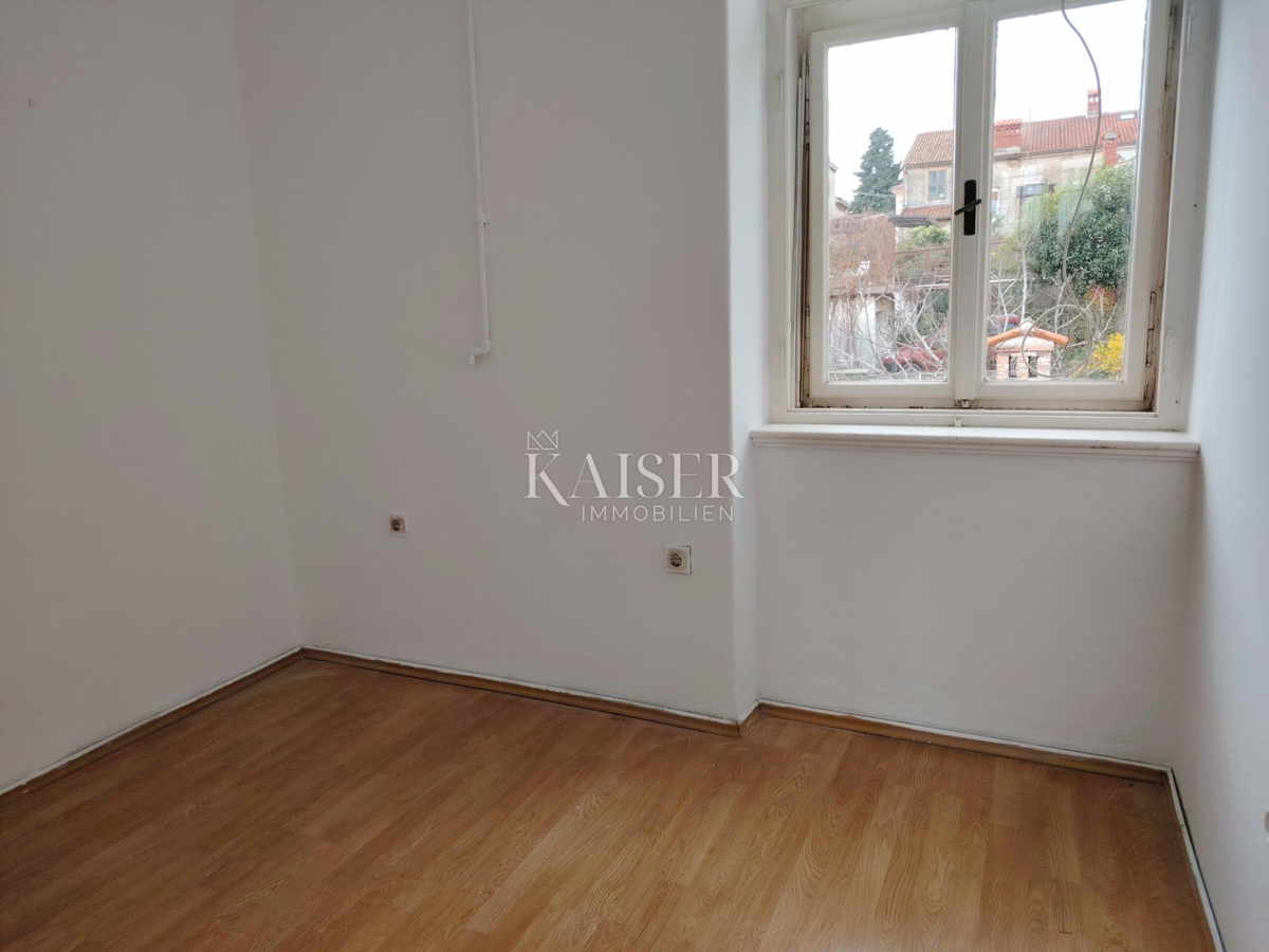 Istra. Pula. stanovanje - trisobno stanovanje 74m2 plus podstrešje 50m2