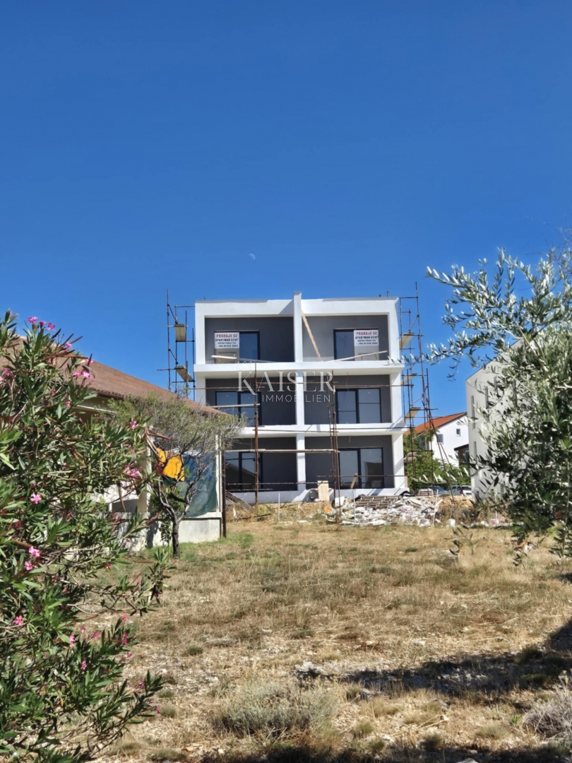 Povljana, Pag - Apartma s strešno teraso in pogledom na morje