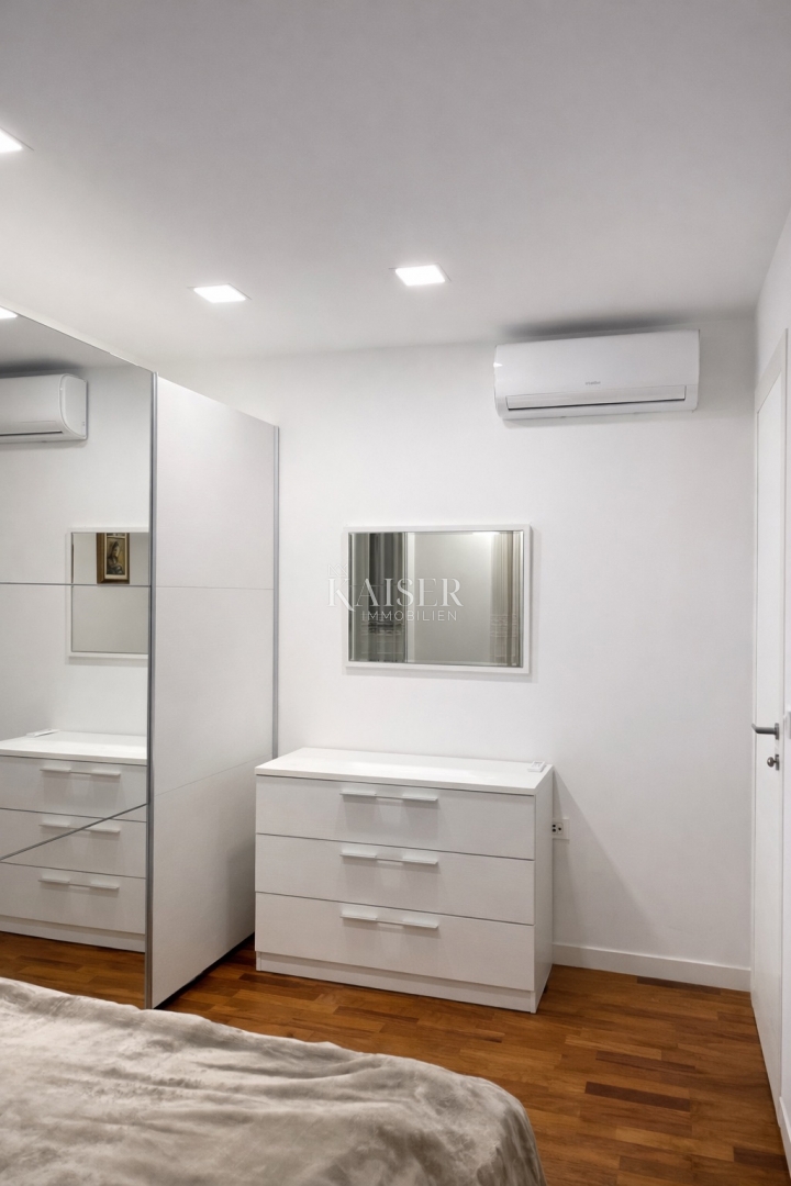 Zadar–Borik | Moderno trisobno stanovanje z dvema balkonoma in pogledom na morje