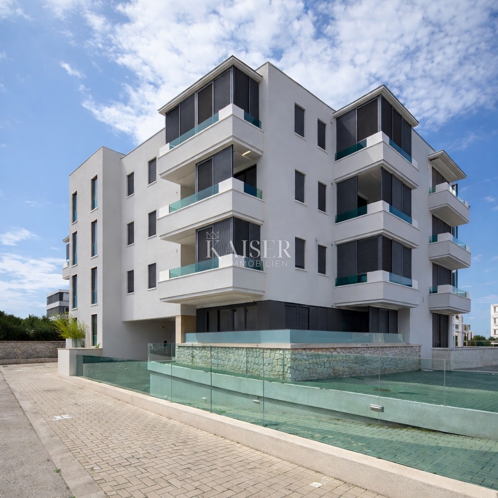 Zadar–Borik | Moderno trisobno stanovanje z dvema balkonoma in pogledom na morje